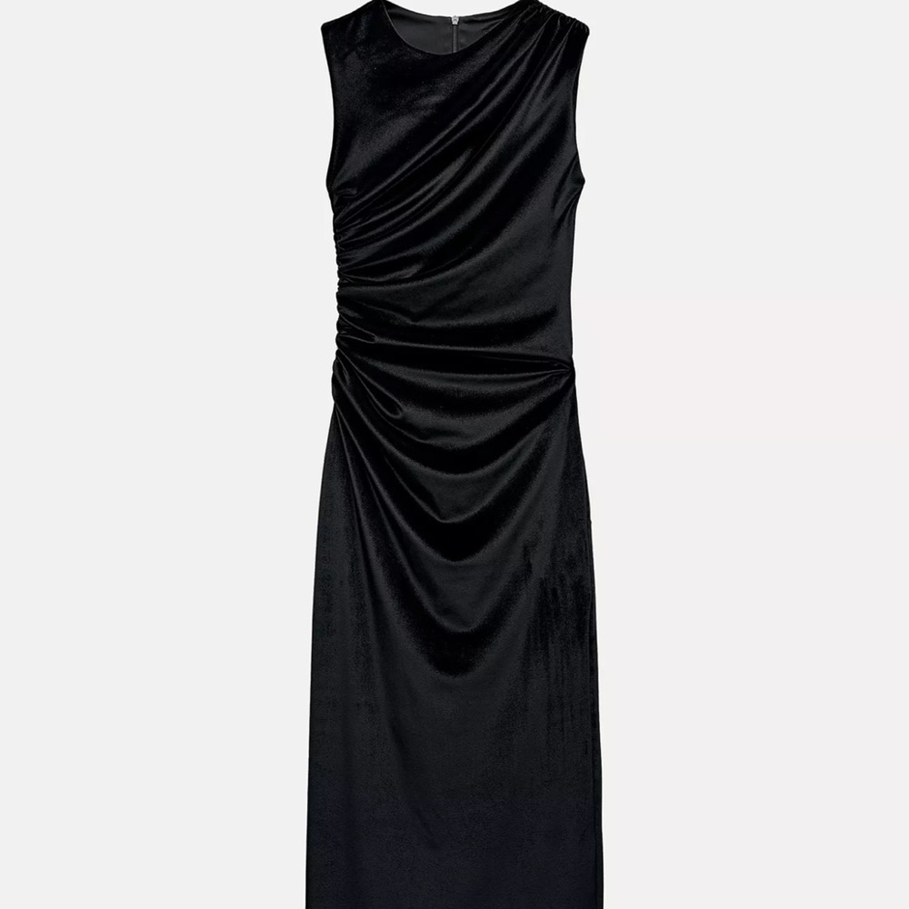 Elegant Black Sleeveless Dress (velvet)